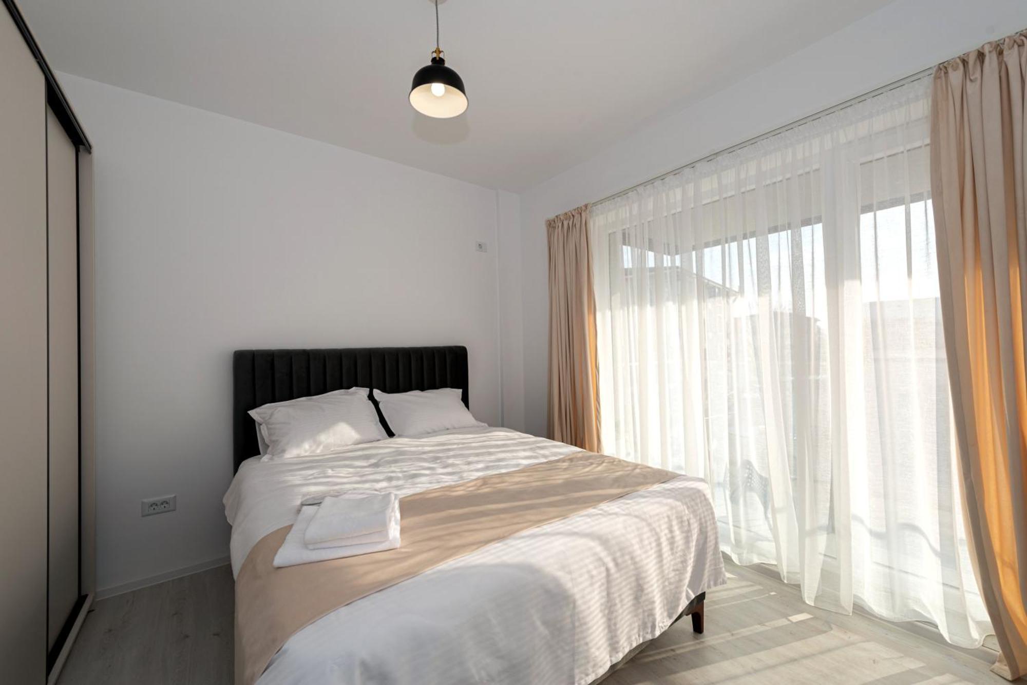 Habitat Aparthotel Chiajna Екстериор снимка