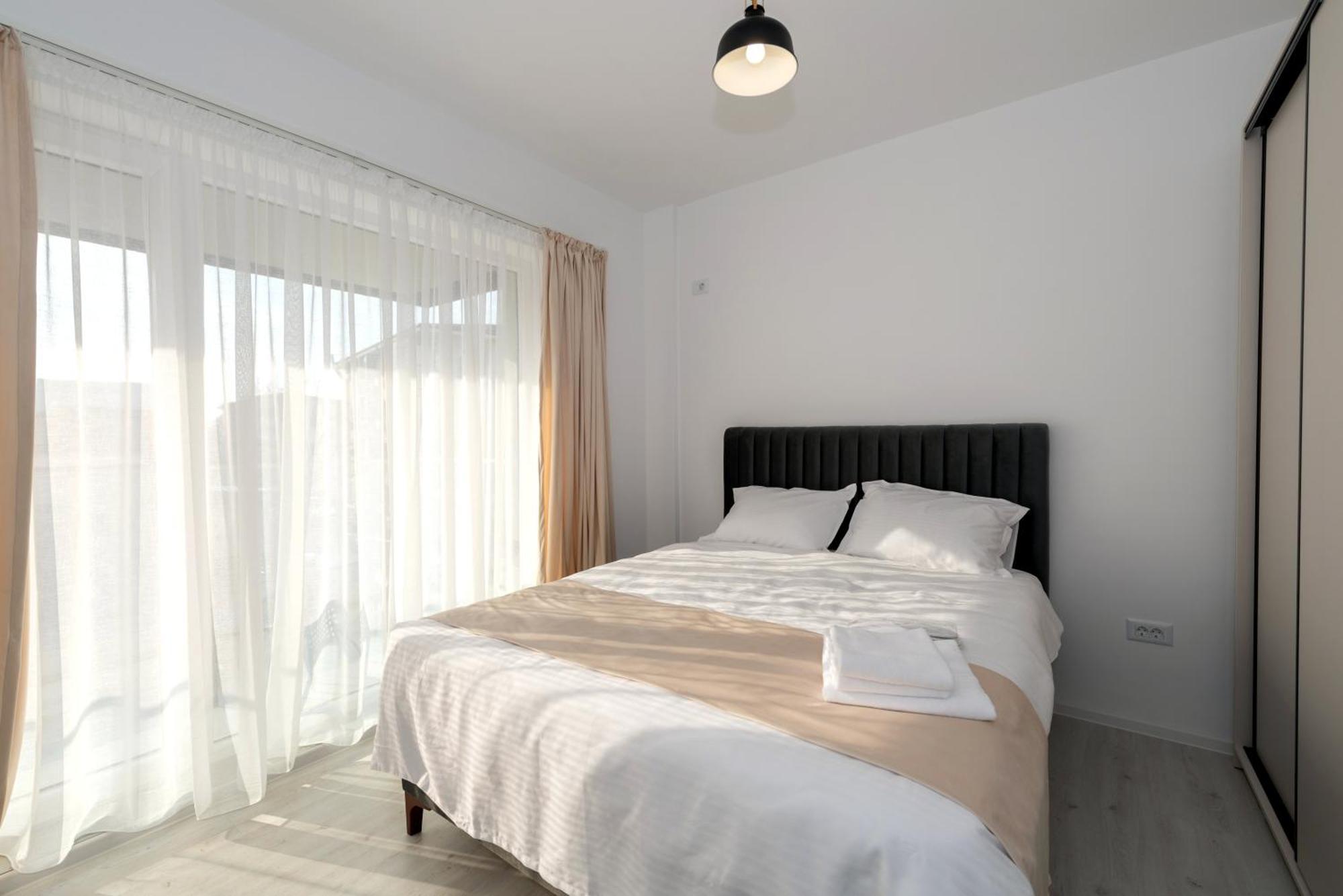 Habitat Aparthotel Chiajna Екстериор снимка